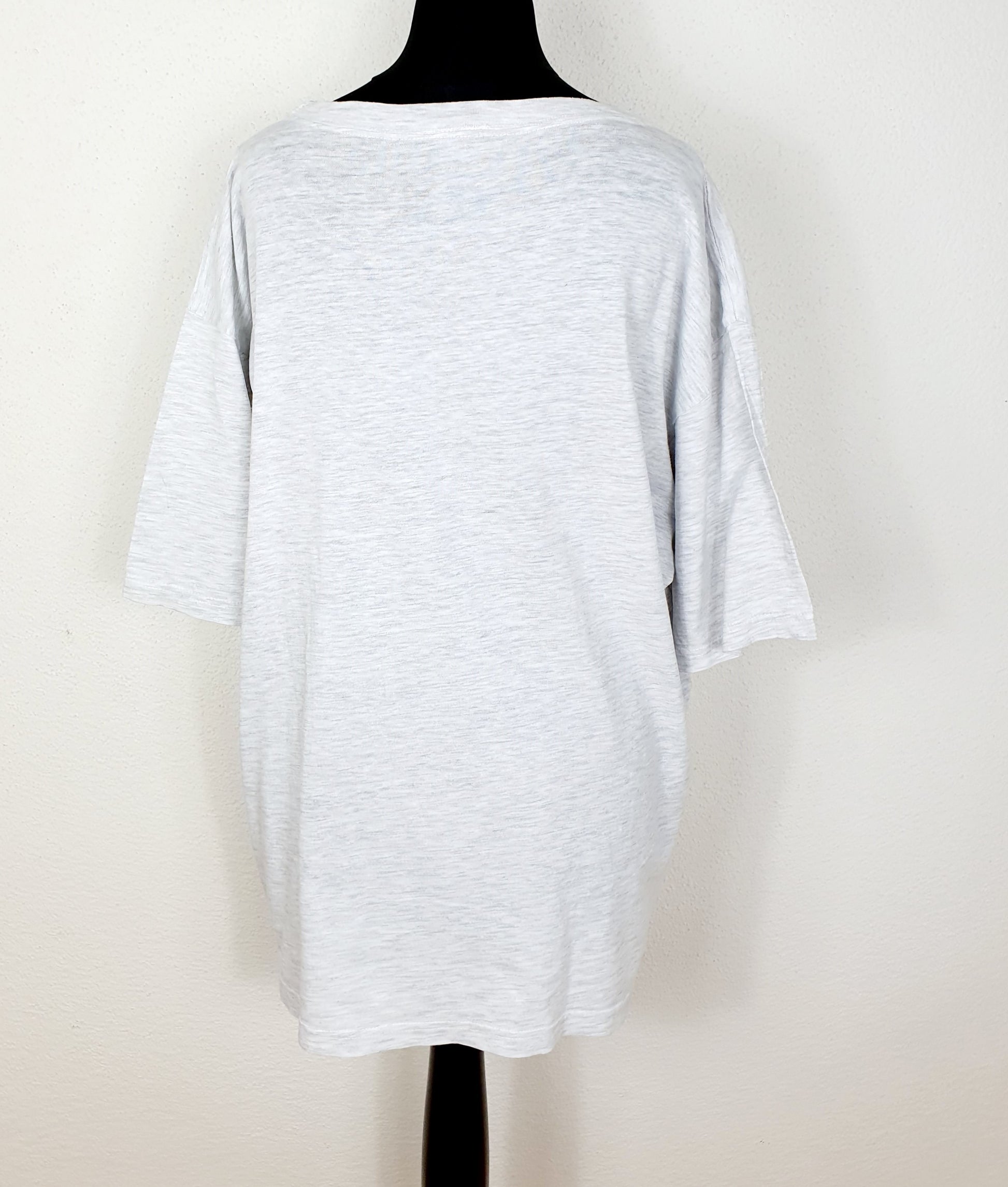 Einzigartiges und nachhaltiges Vintage T-Shirt mit Grindelwald. Unique and sustainable vintage t-shirt with grindelwald. Back.