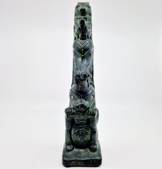 Einzigartiges und nachhaltiges Vintage Totem von Greg Wolf gross. Unique and sustainable vintage totem from greg wolf big. Front.