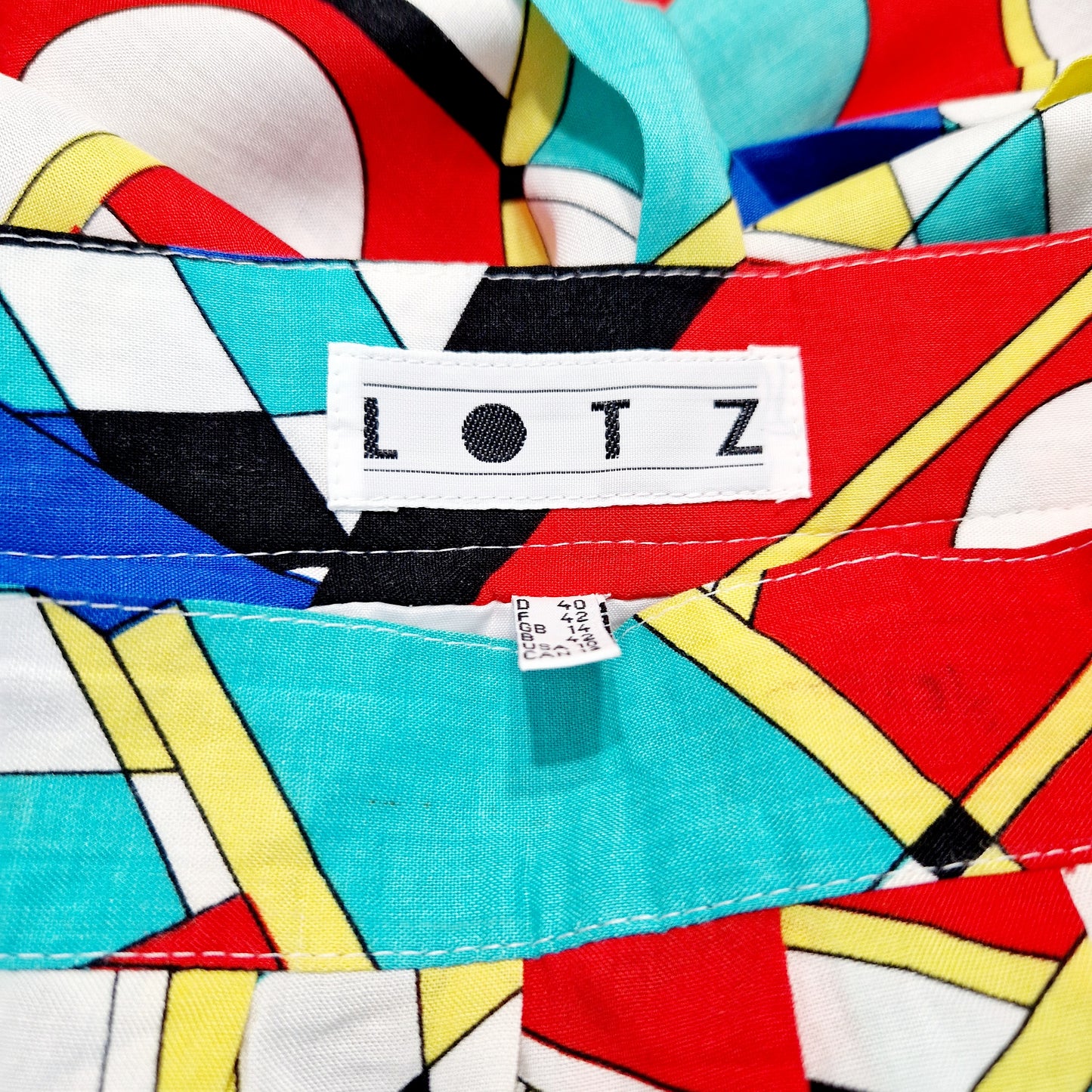 Einzigartiger und nachhaltiger Vintage Rock in weiss-rot-blau. Unique and sustainable vintage skirt in white-red-blue. Tag.