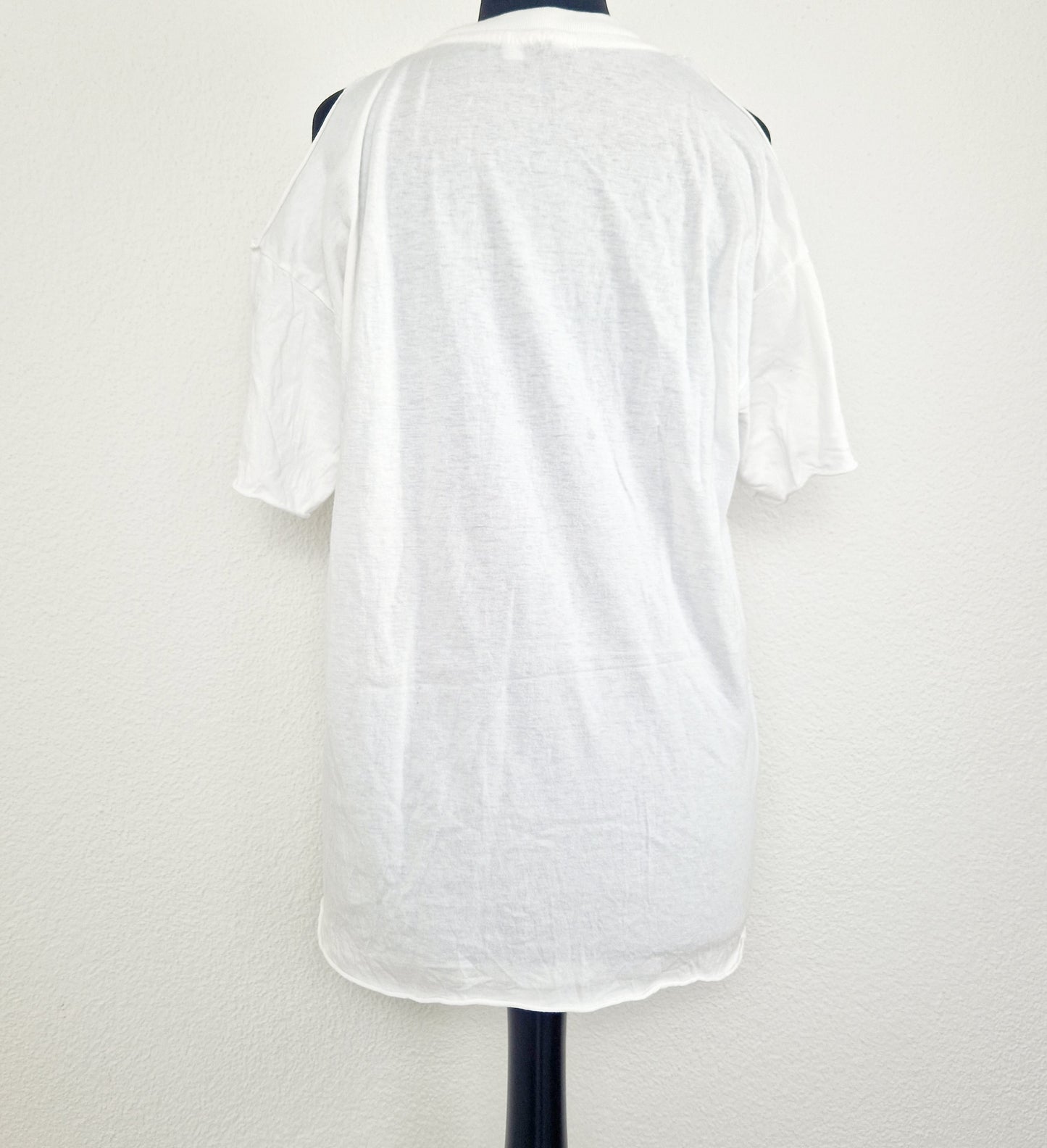 Einzigartiges und nachhaltiges Vintage T-Shirt mit Schweizer Kantonen. Unique and sustainable vintage t-shirt in white with swiss cantons. Back.
