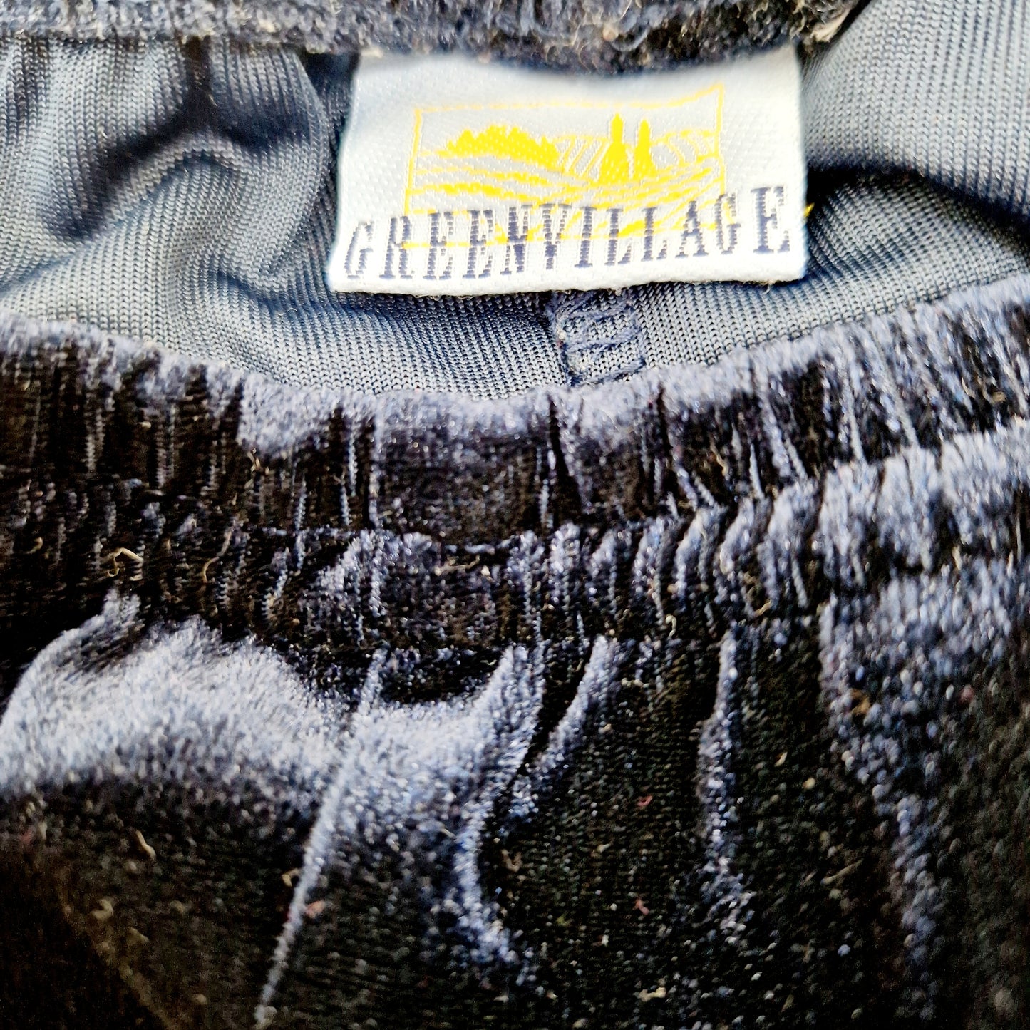 Einzigartige und nachhaltige VIntage Hose in blau und Samt. Unique and sustainable vintage pants in blue and velvet. Tag.