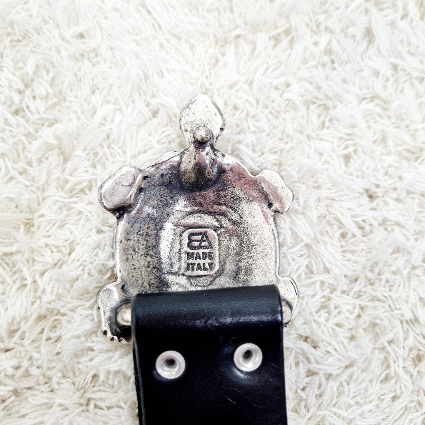 Einzigartiger und nachhaltiger Vintage Gürtel mit Schildkröte. Unique and sustainable vintage belt with turtle. Buckle.