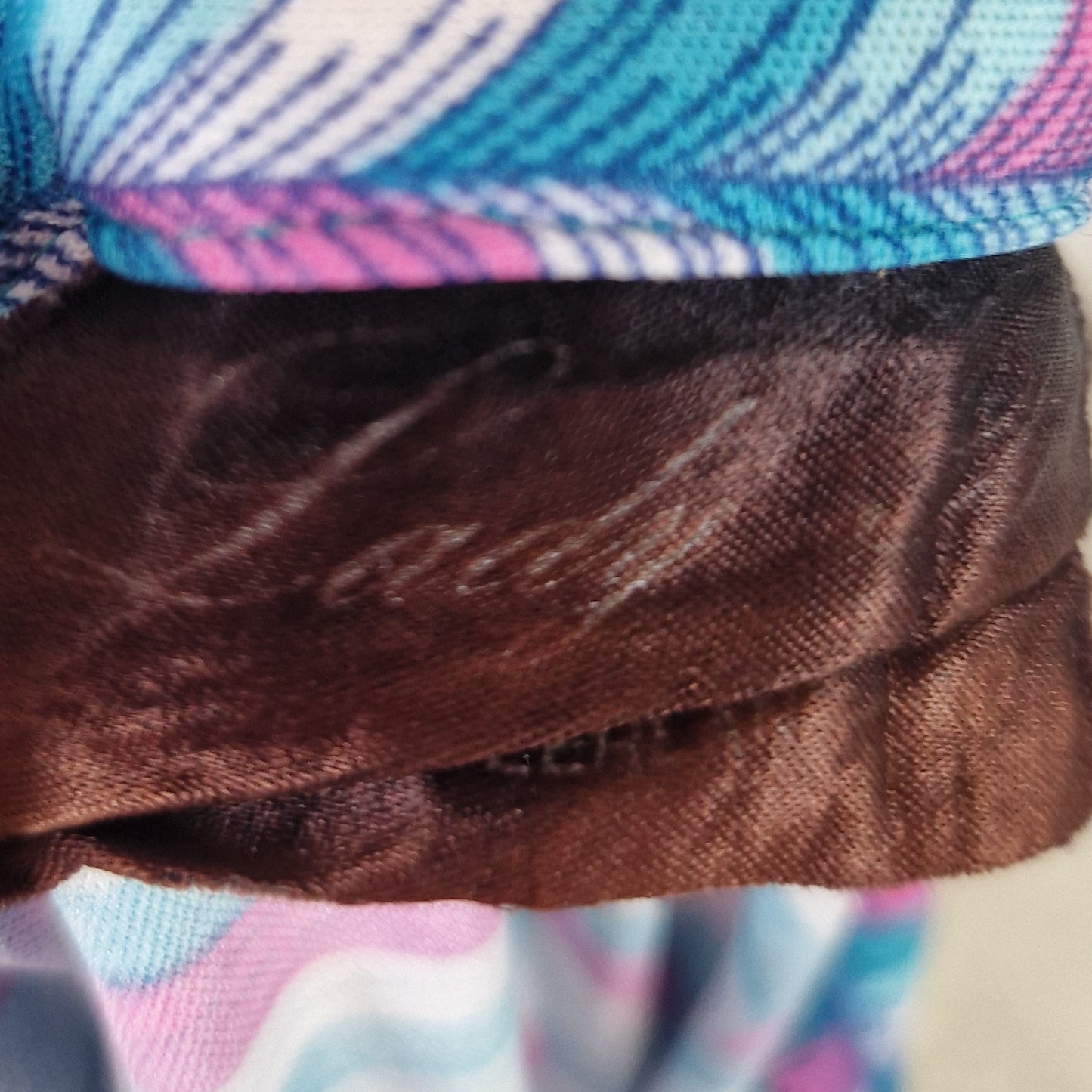 Einzigartiges und nachhaltiges Vintage Kleid, Kurzarm, in türkis-weiss-pink, geometrisch. Unique and sustainable vintage dress, shortsleeved, in turquois-white-pink, geometric. Tag.