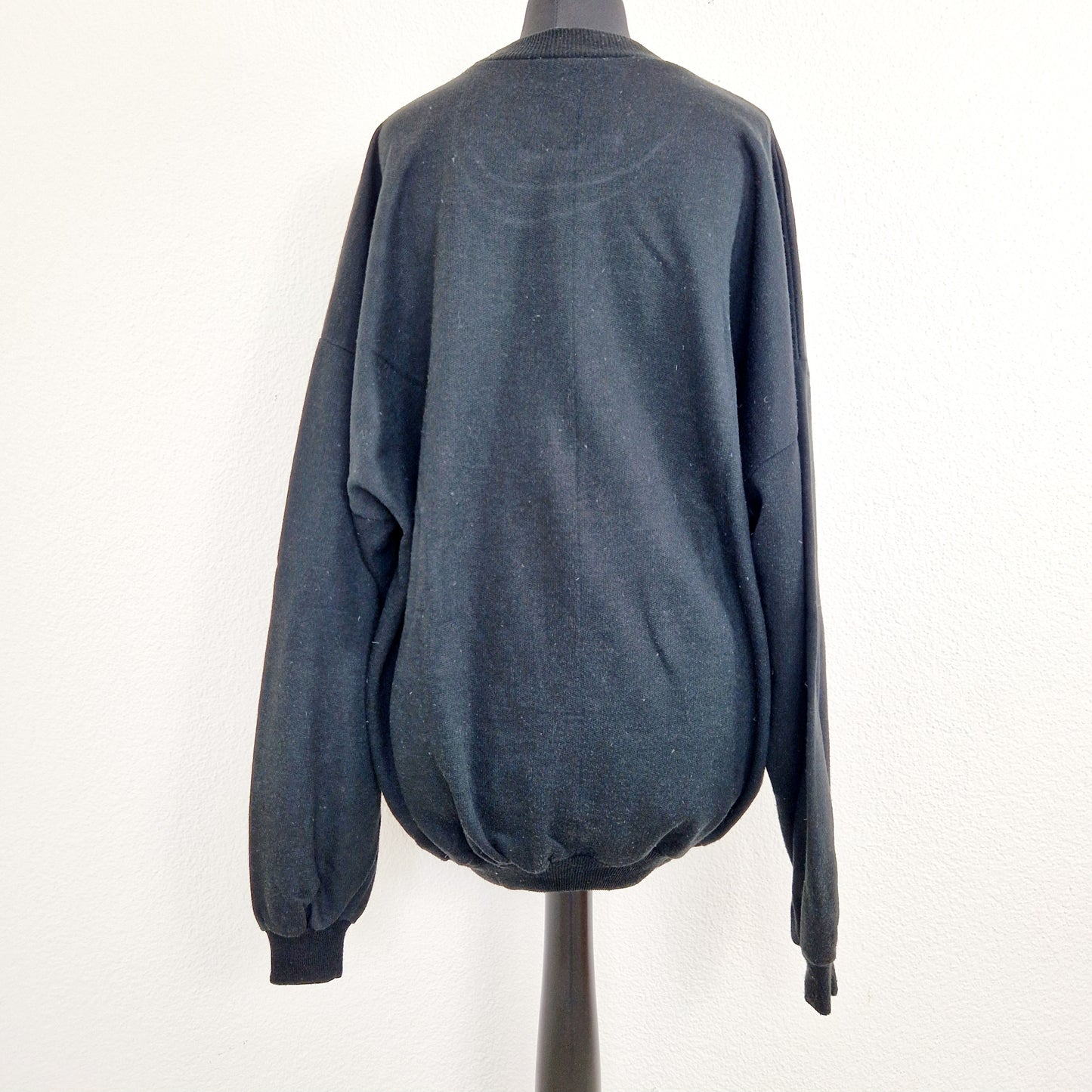 Einzigartiger und nachhaltiger Vintage Sweater, Football. Unique and sustainable vintage sweater, Football. Back.