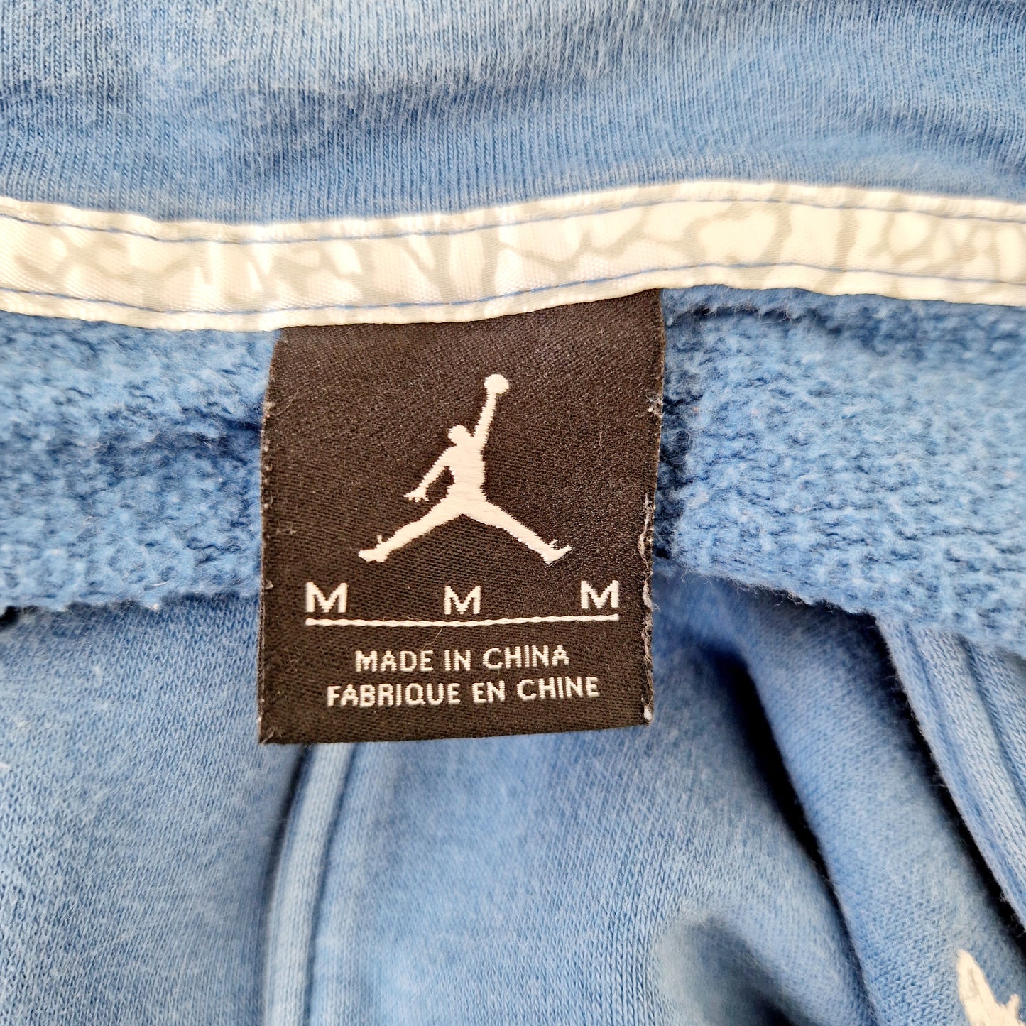 Einzigartiger und nachhaltiger Vintage Hoodie Cardigan von Nike. Unique and sustainable vintage hoodie cardigan from Nike. Tag.