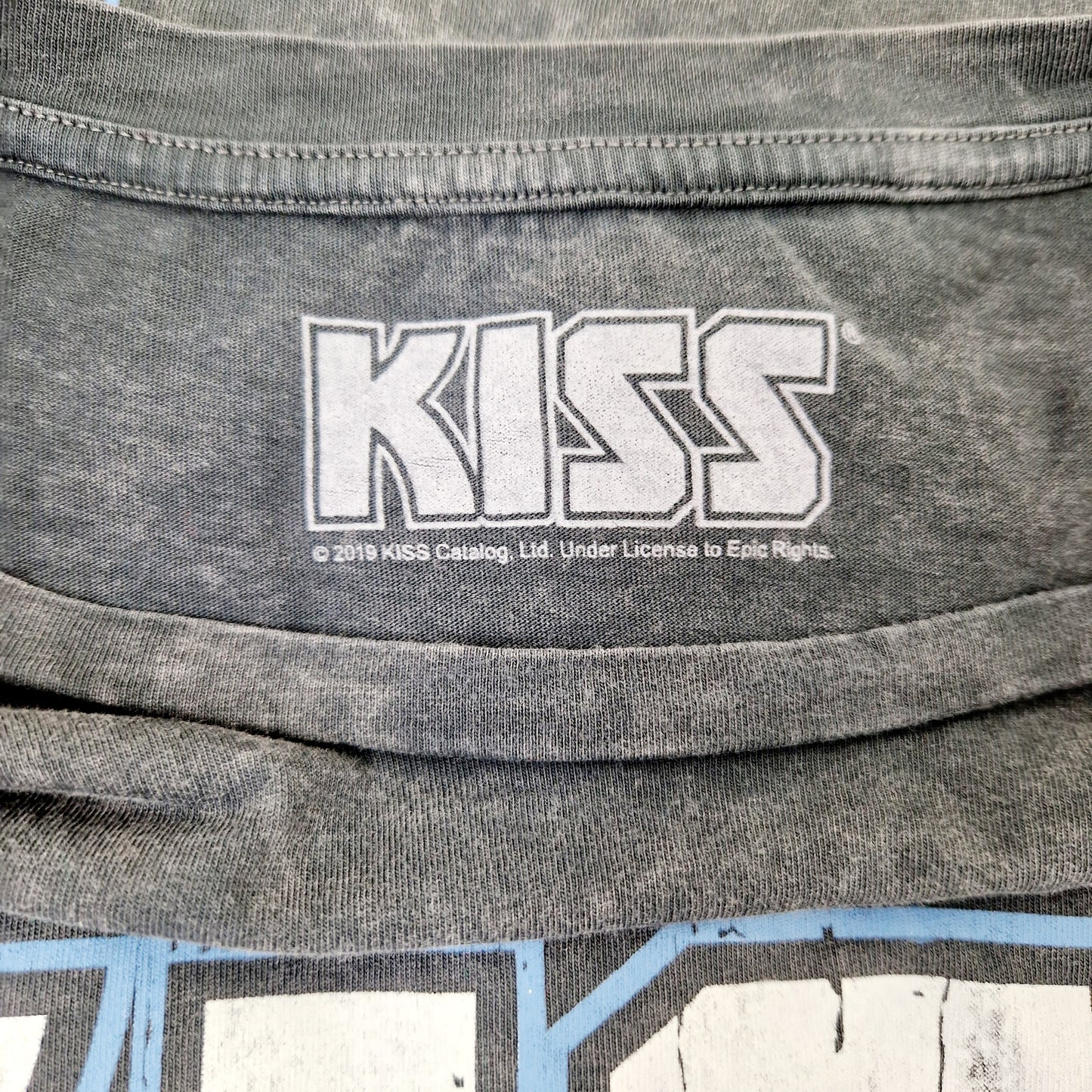 Einzigartiges und nachhaltiges Vintage T-Shirt mit KISS. Unique and sustainable vintage t-shirt with KISS. Tag.