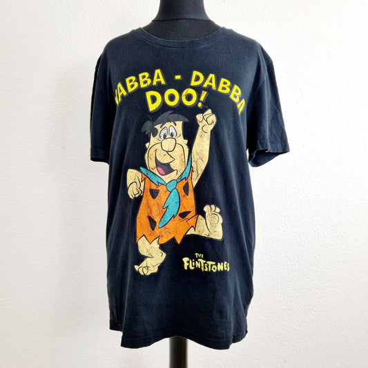 Einzigartiges und nachhaltiges Vintage T-Shirt mit Feuersteins. Unique and sustainable Vintage T-Shirt with the flintstones. Front.