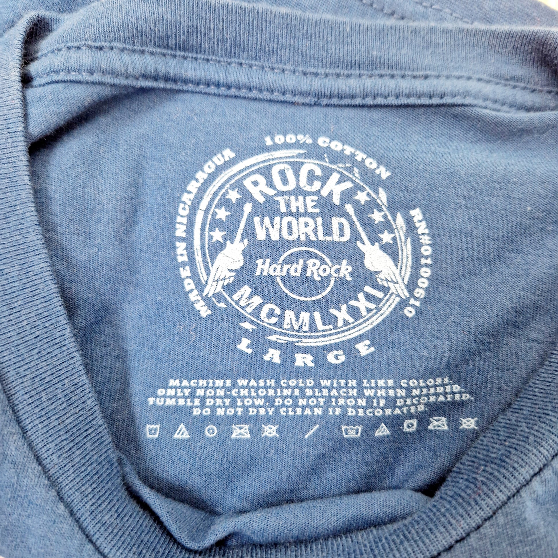 Einzigartiges und nachhaltiges Vintage T-Shirt Hard Rock Detroit. Unique and sustainable vintage t-shirt Hard Rock Detroit. Tag.