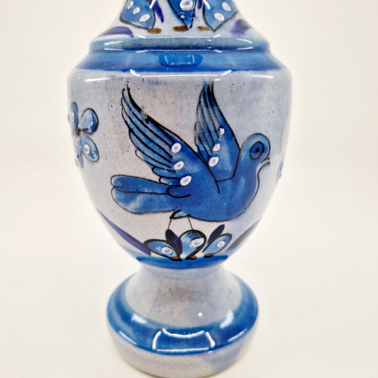 Einzigartige und nachhaltige Vintage Vase von Mexiko. Unique and sustainable vintage vase from Mexico. Close-up.