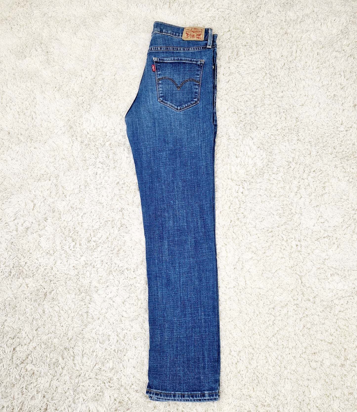 Einzigartige und nachhaltige Vintage Jeans in blau von Levi's, 314. Unique and sustainable vintage jeans in blue from Levi's, 314. Side.