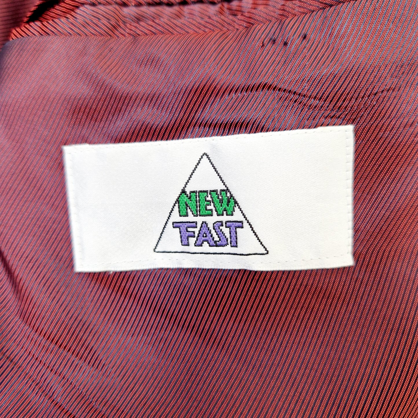 Einzigartiger und nachhaltiger Vintage Blazer in rot. Unique and sustainable vintage blazer in red. Tag.