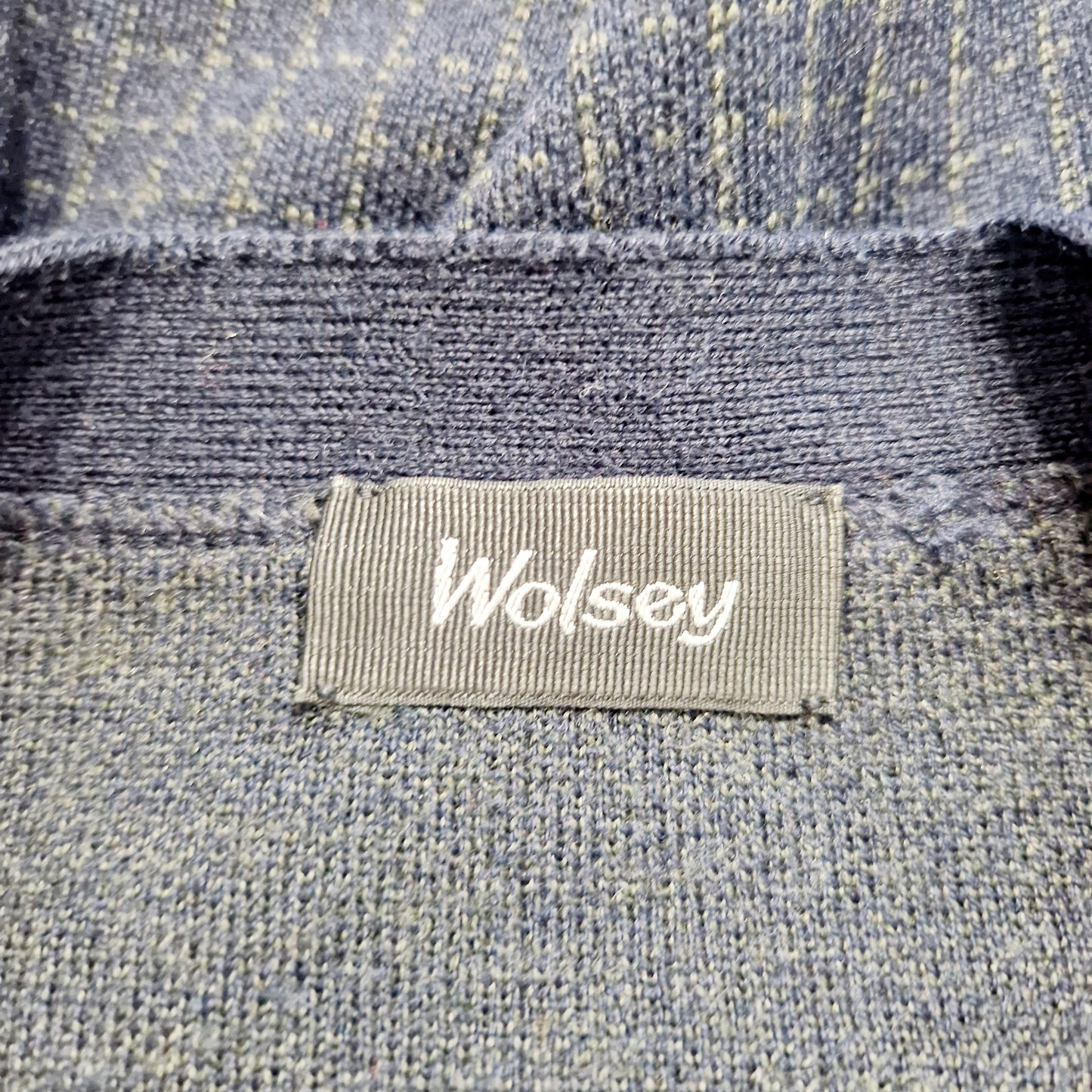 Einzigartiger und nachhaltiger Vintage Cardigan in dunkelblau. Unique and sustainable vintage cardigan in dark blue. Tag.