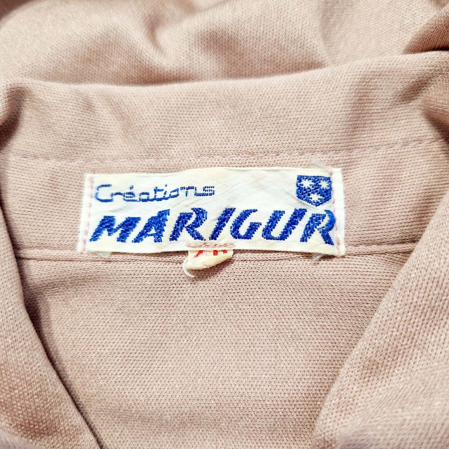 Einzigartige und nachhaltige Vintage Bluse in altrosa. Unique and sustainable vintage blouse in dusty pink. Tag.