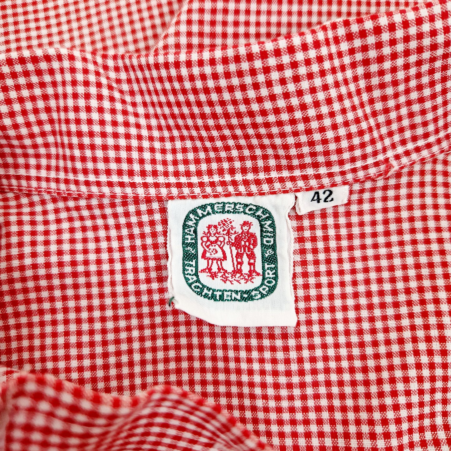 Einzigartige und nachhaltige Vintage Bluse, Kurzarm, rot-weiss, kariert. Unique and sustainable vintage blouse, short sleeves, checked. Tag.