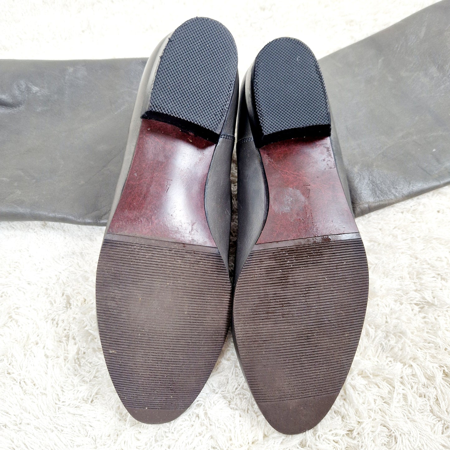 Einzigartige und nachhaltige Vintage Leder Boots in grau. Unique and sustainable vintage leather boots in grey. Soles.