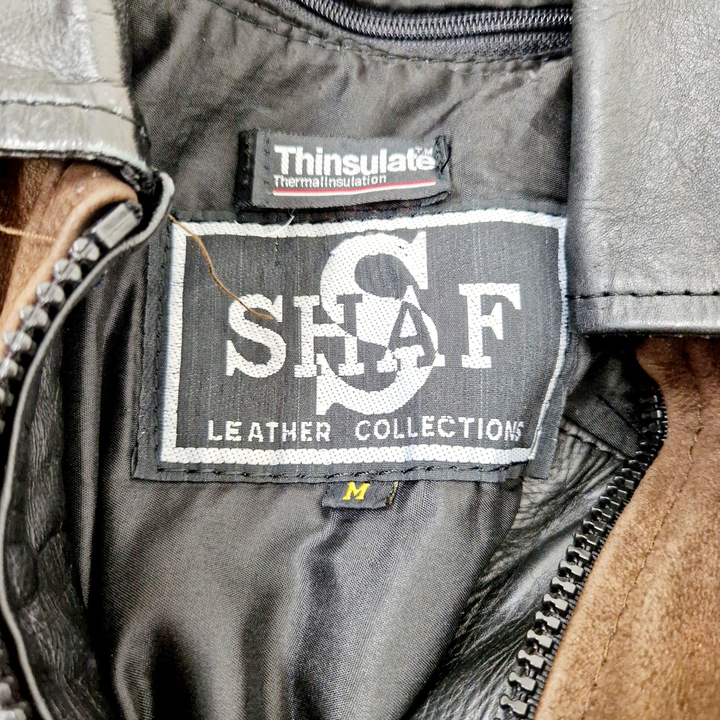Einzigartige und nachhaltige Vintage Lederjacke mit Fransen und Rosen. Unique and sustainable vintage leather jacket with fringe and roses. Tag.