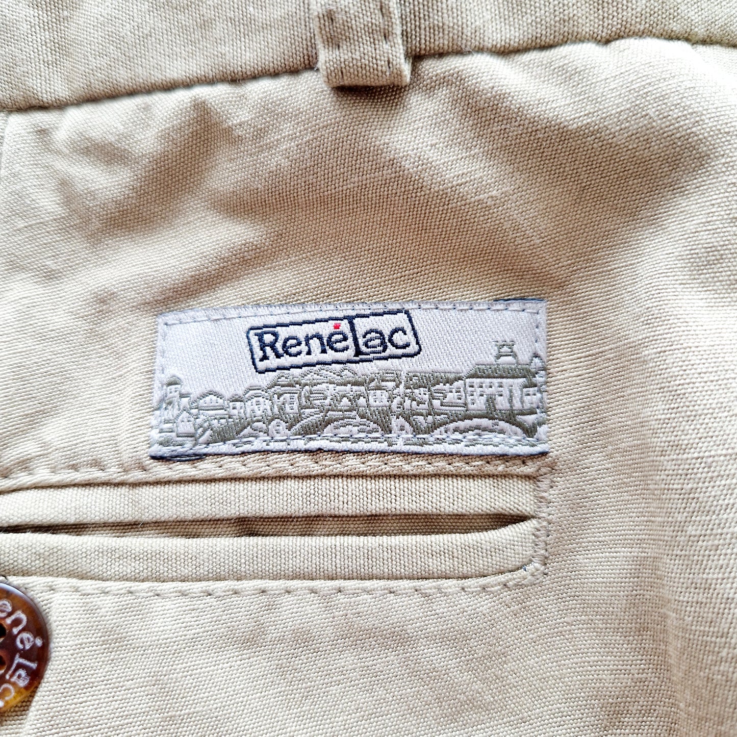 Einzigartige und nachhaltige Vintage Hose in khaki. Unique and sustainable vintage trousers in khaki. Tag.