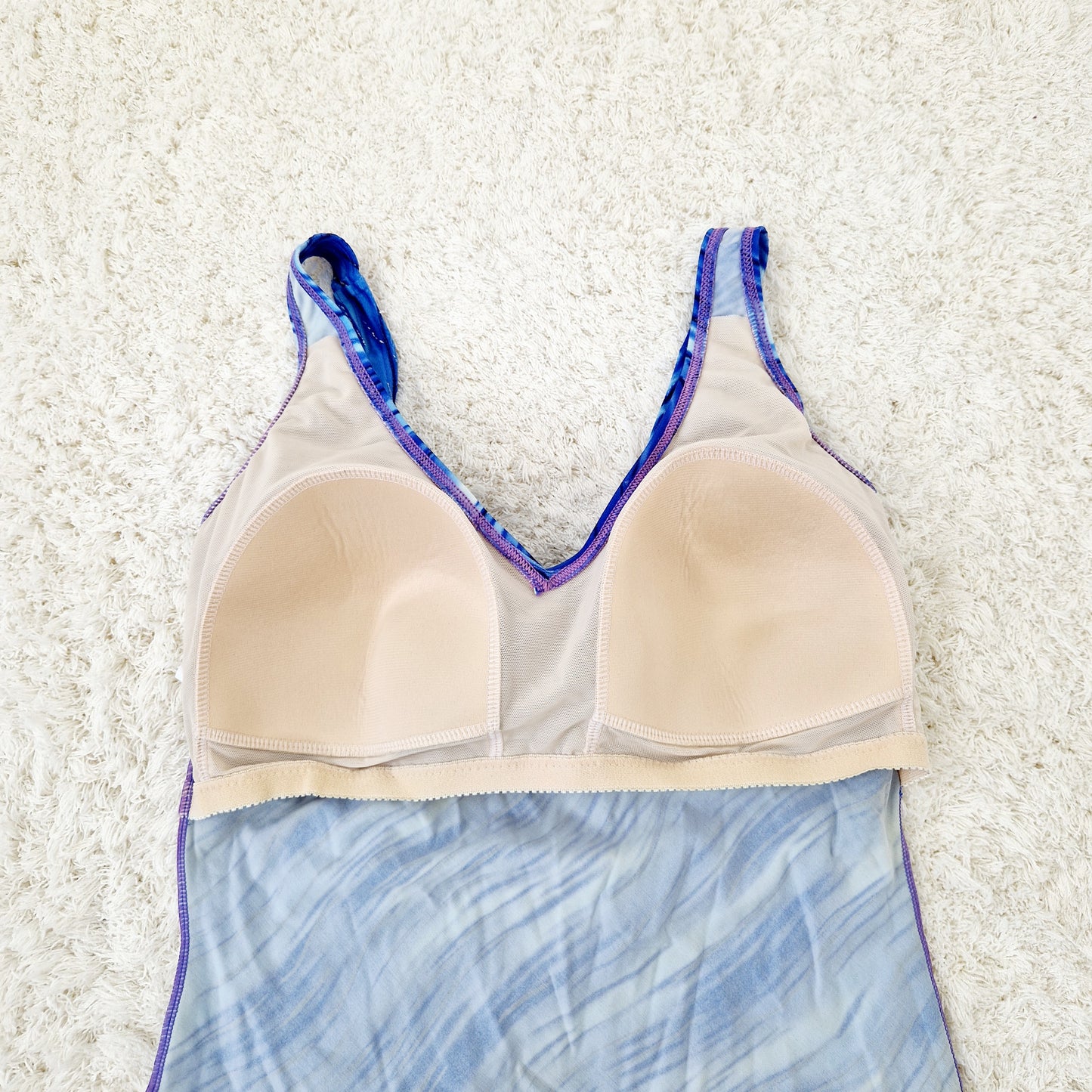 Einzigartiger und nachhaltiger Vintage Badeanzug in dunkelblau-hellblau-silber mit Streifen. Unique and sustainable vintage swimsuit in dark blue-light blue-silver with stripes. Inside out.