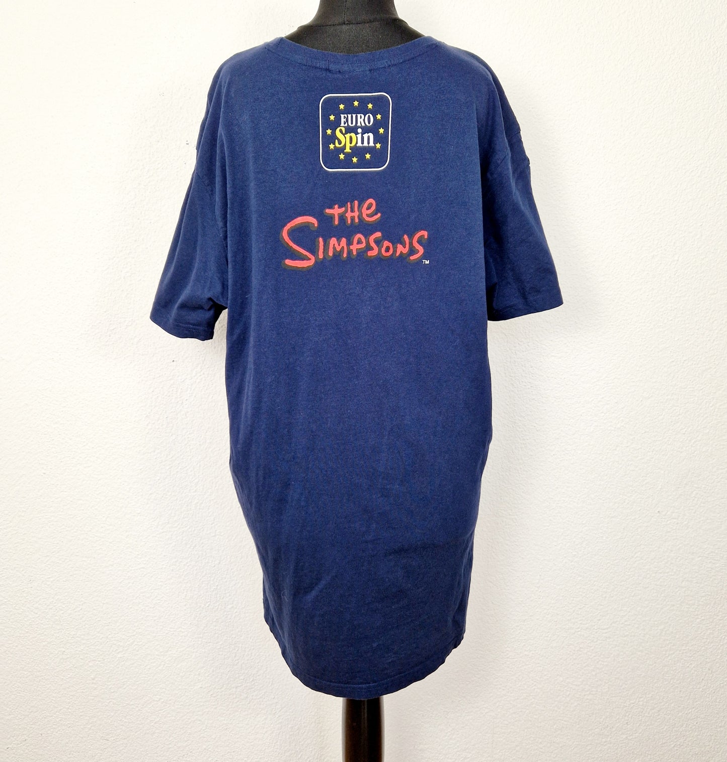 Einzigartiges und nachhaltiges Vintage T-Shirt in dunkelblau mit den Simpsons. Unique and sustainable vintage t-shirt in darkblue with the simpsons. Back.