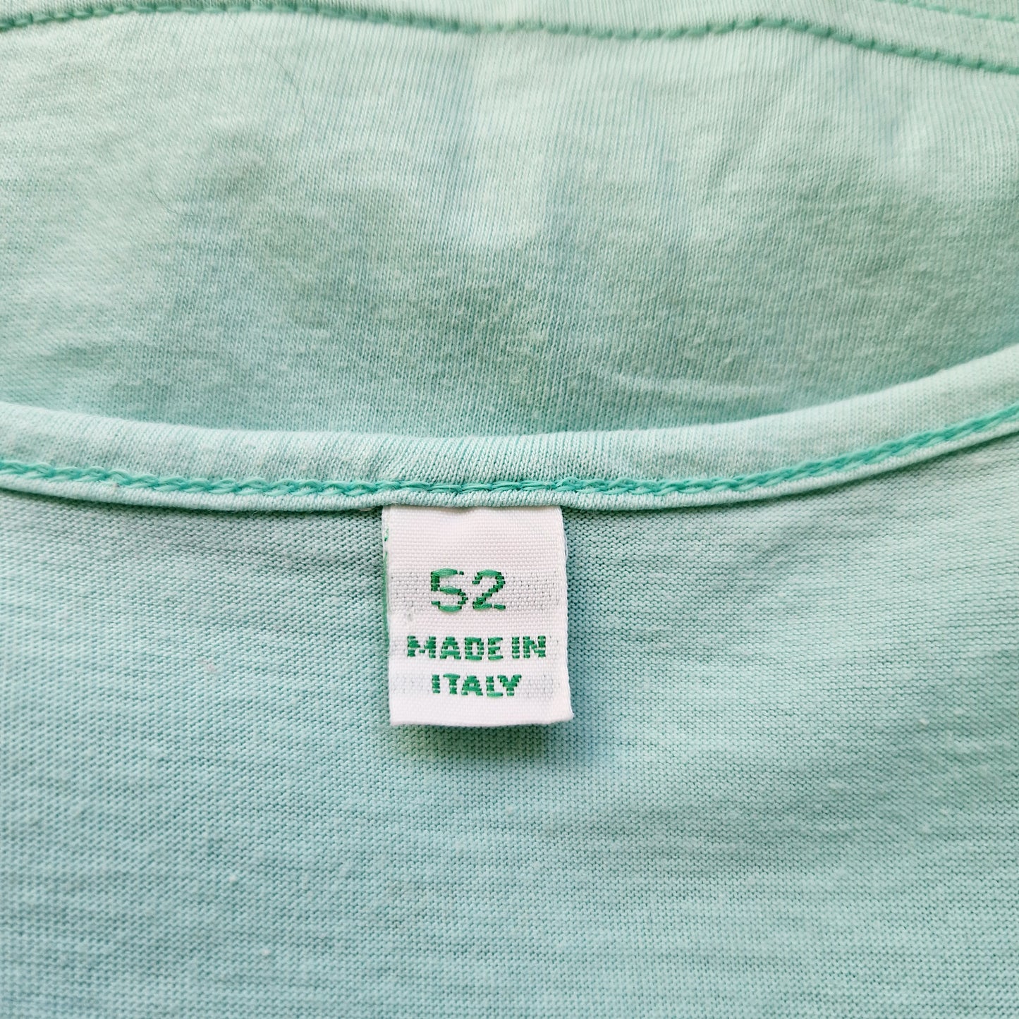 Einzigartiges und nachhaltiges Vintage Top in mint-violett-pink mit Schriftzug "THINK PINK". Tag.