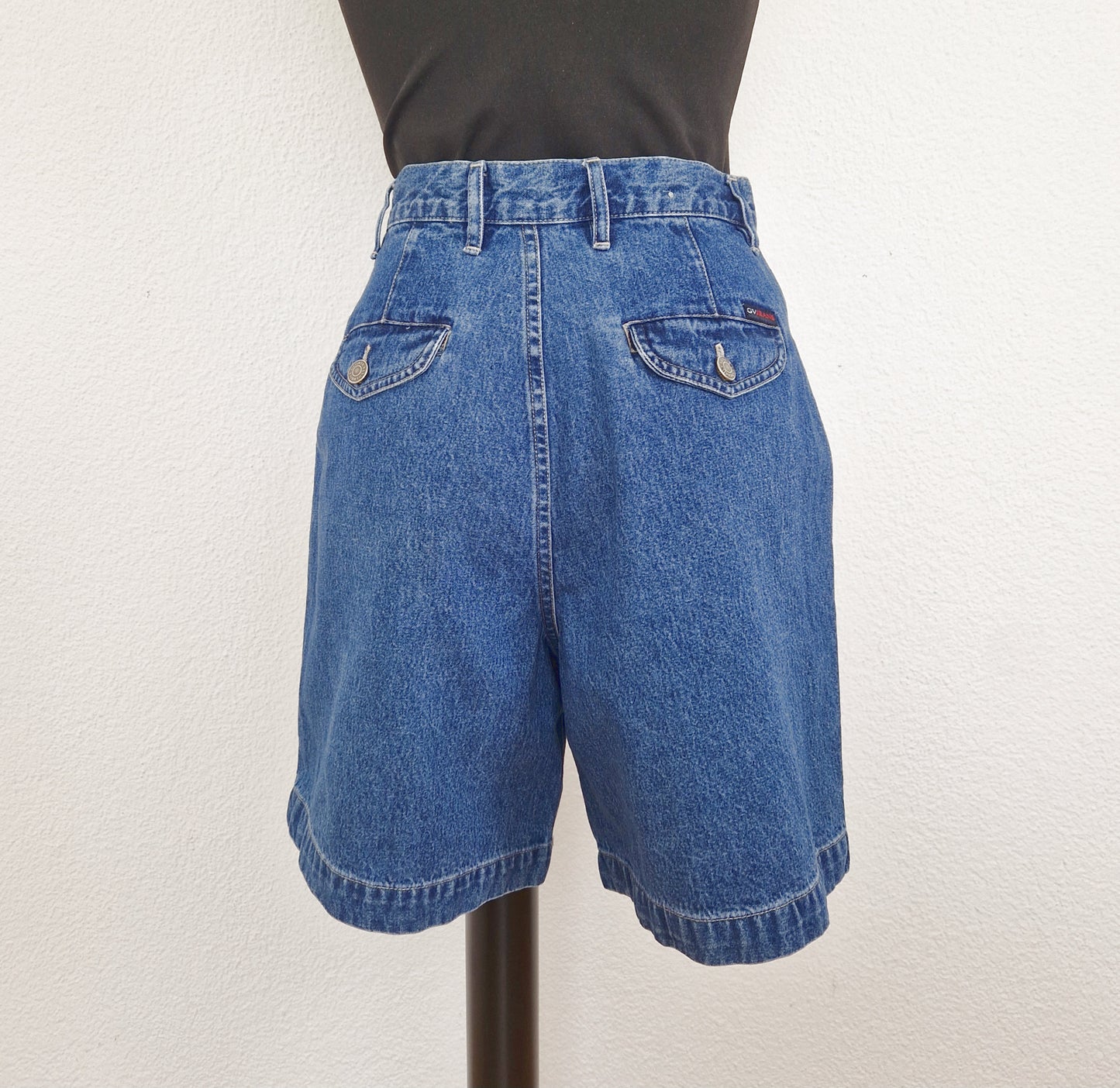 Einzigartige und nachhaltige Vintage Shorts in blau, Jeans. Unique and sustainable vintage shorts in blue, jeans. Back.