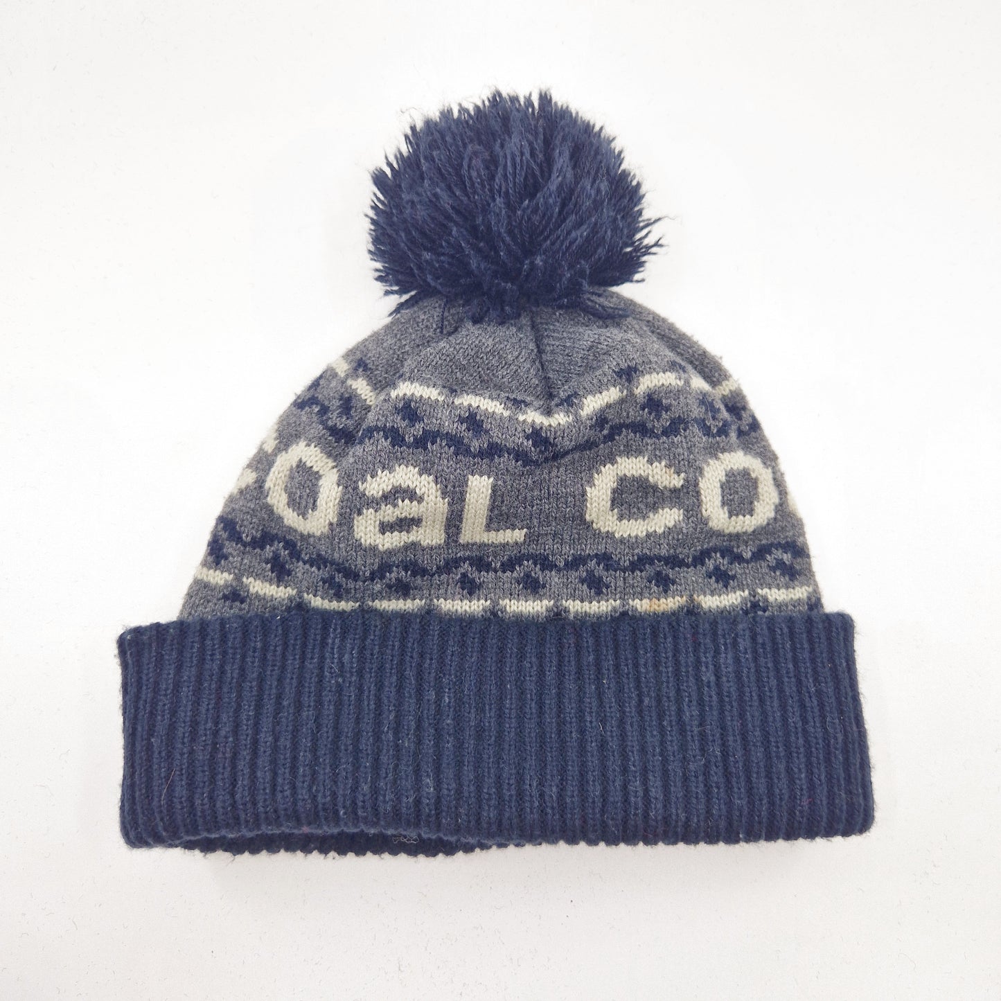 Einzigartige und nachhaltige Vintage Mütze/Beanie in schwarz-dunkelgrau-hellgrau, coal. Unique and sustainable vintage beanie in black-dark grey-light grey, coal. Back.