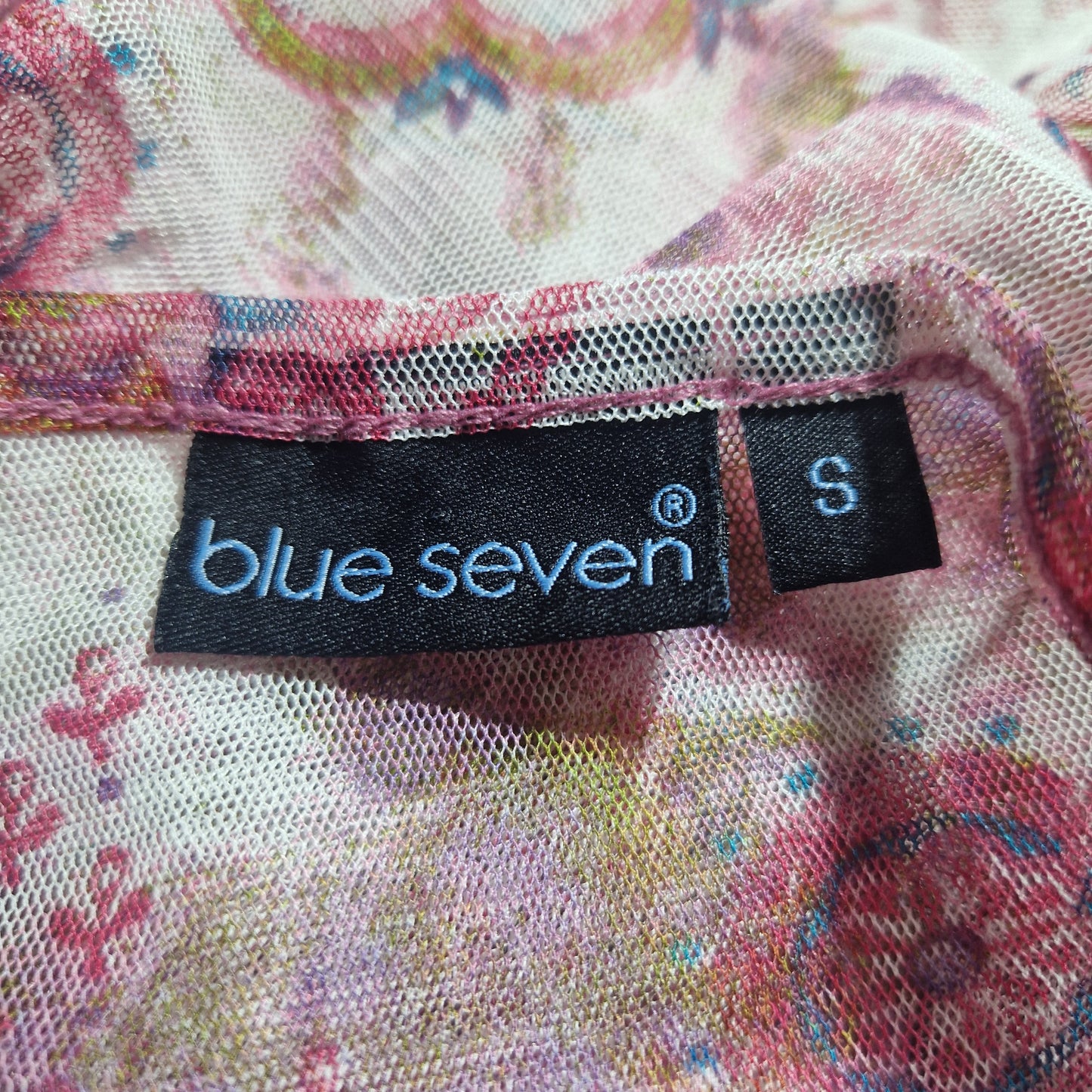 Einzigartiges und nachhaltiges Vintage Shirt, Langarm, in weiss-pink-oliv, mit Mesh. Unique and sustainable vintage shirt, long sleeves, in white-pink-olive, with mesh. Tag.