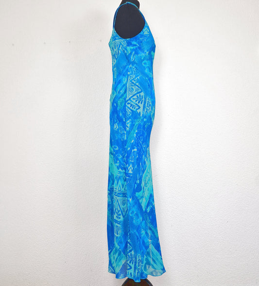 Einzigartiges und nachhaltiges Vintage Trägerkleid in türkis-min mit Ethno-Muster. Side.