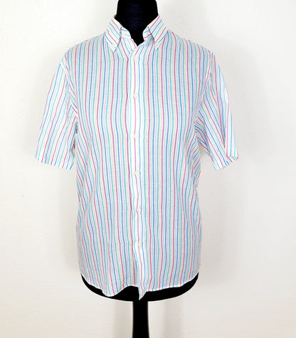 Einzigartige und nachhaltige Vintage Bluse in weiss-rot-gelb mit Streifen. Unique and sustainable vintage blouse in white-red-yellow with stripes. Front.