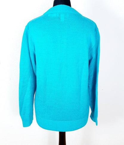 Einzigartiger und nachhaltiger Vintage Pullover in aquamarin. Unique and sustainable vintage pullover in teal. Back.