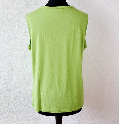 Einzigartiges und nachhaltiges Vintage Top in limegrün. Unique and sustainable vintage top in lime green. Back.