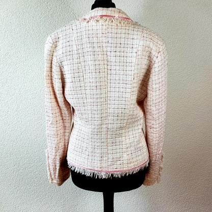 Einzigartiger und nachhaltiger Vintage Blazer in pink. Unique and sustainable vintage blazer in pink. Back.