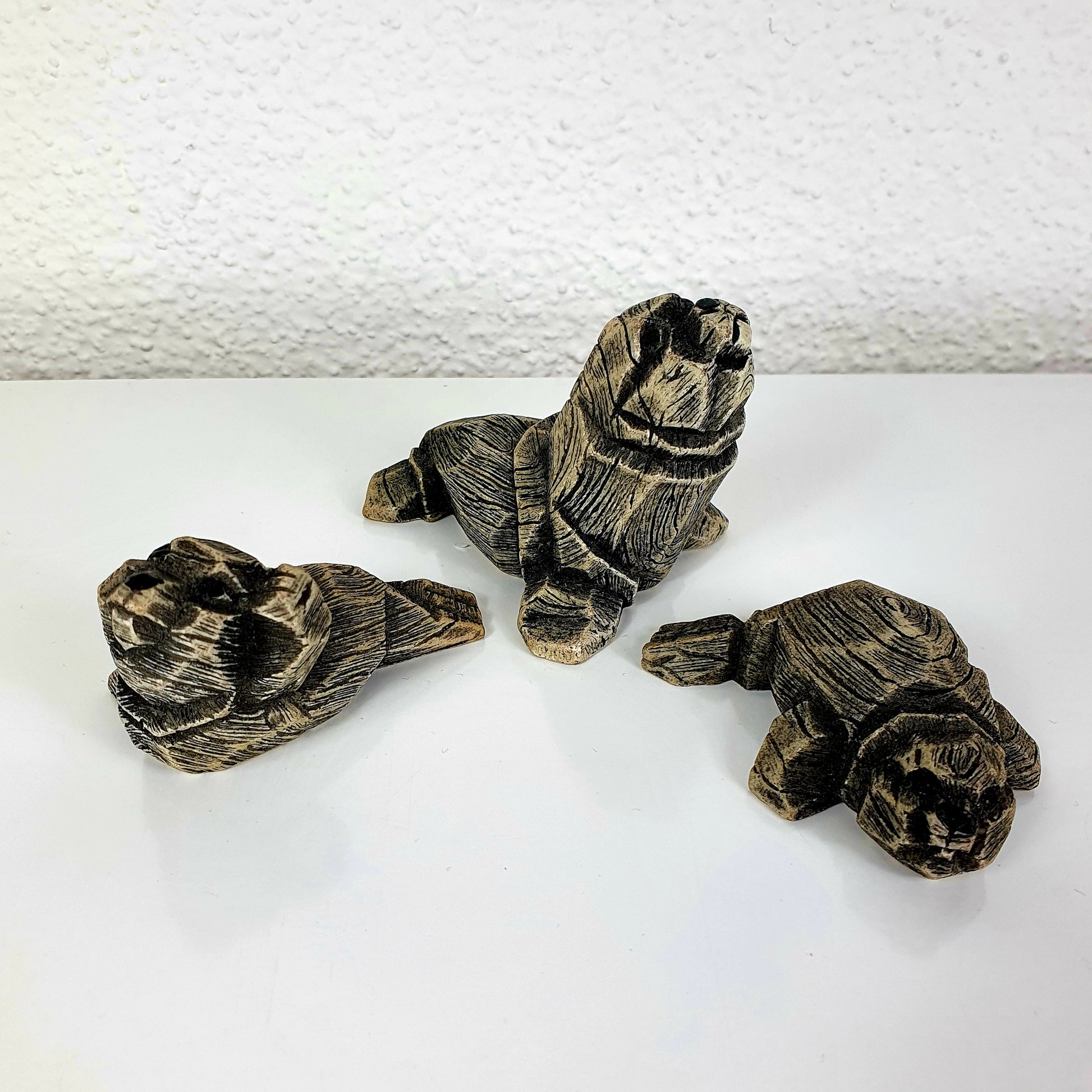Einzigartige und nachhaltige Vintage Seehund Figuren. Unique and sustainable vintage seal figures.