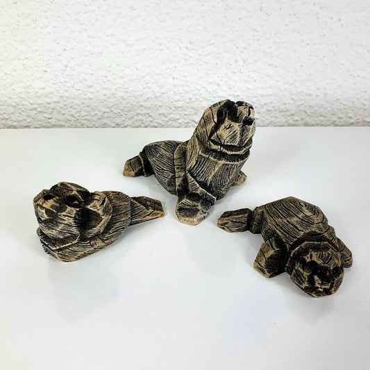 Einzigartige und nachhaltige Vintage Seehund Figuren. Unique and sustainable vintage seal figures.