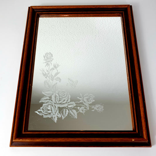 Einzigartiger und nachhaltiger Vintage Spiegel mit Rosen. Unique and sustainable vintage mirror with roses. Front.
