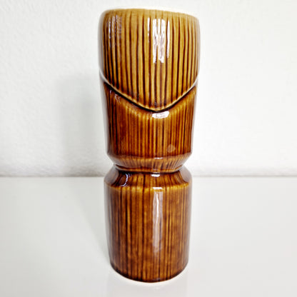 Einzigartiger und nachhaltiger Tikki Becher aus Keramik. Unique and sustainable tikki mug made of pottery. Back.