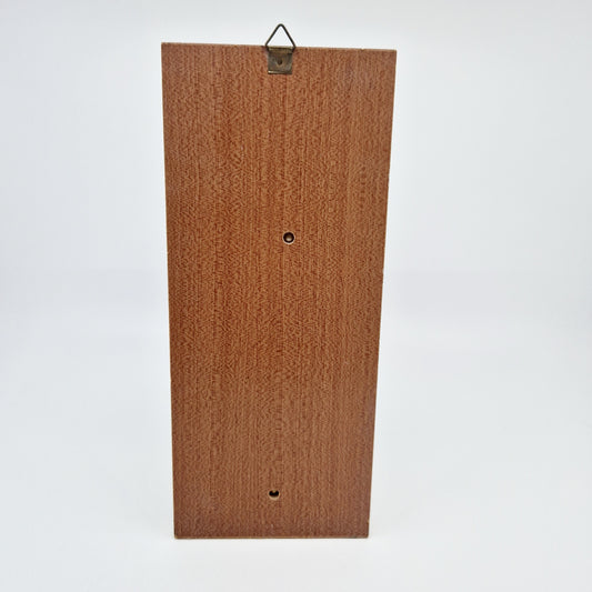 Einzigartiger und nachhaltiger Zeitchriftenhänger. Unique and sustainable magazine rack. Back.
