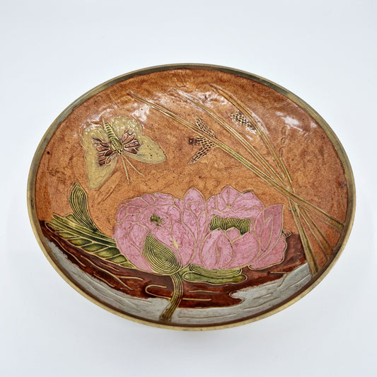 Einzigartige und nachhaltige Vintage Schale mit Seerosen. Unique and sustainable vintage bowl with water lilies. Above.