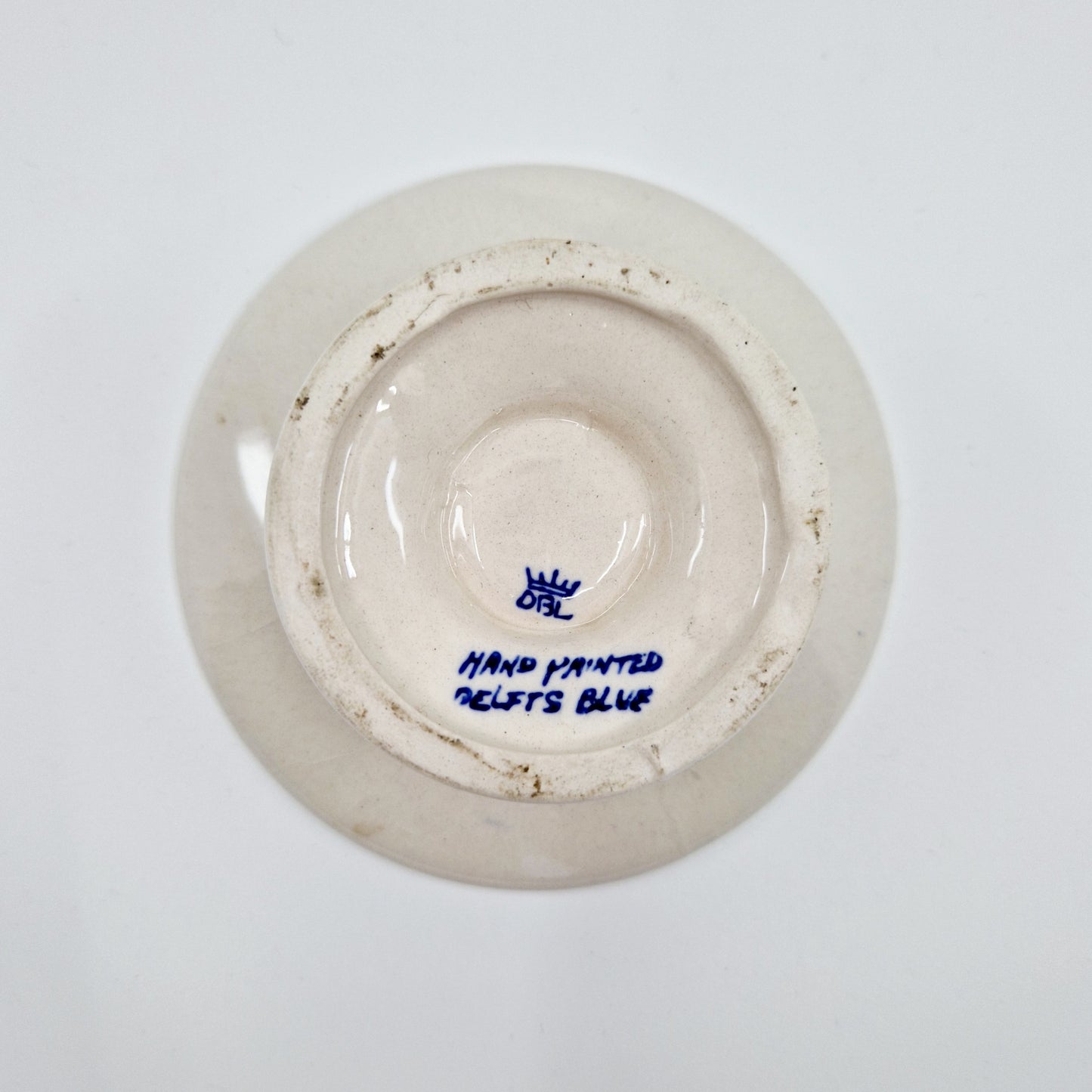 Einzigartiger und nachhaltiger Vintage Kerzenständer in blau-weiss. Unique and sustainable vintage candle holder in blue and white. Below.