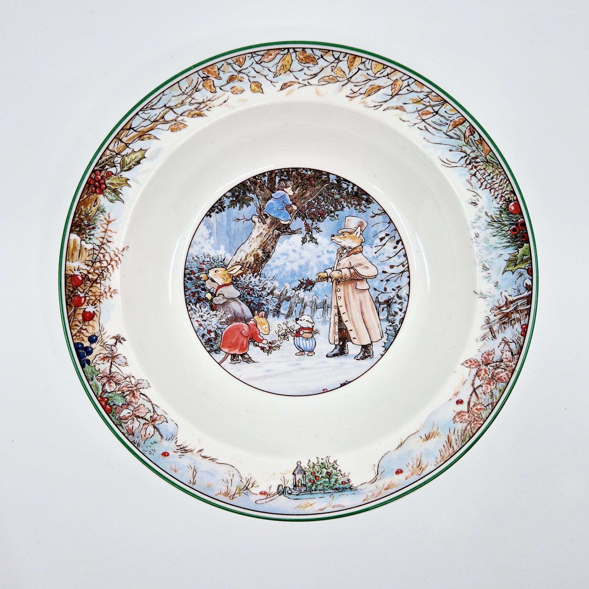 Einzigartiger und nachhaltiger Vintage Teller von Foxwood Tales, Winter. Unique and sustainable vintage plate from foxwood tales, winter. Above.