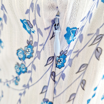 Einzigartiges und nachhaltiges Vintage Kleid in blau mit Blumen. Unique and sustainable vintage dress in blue with flowers. Zipper.
