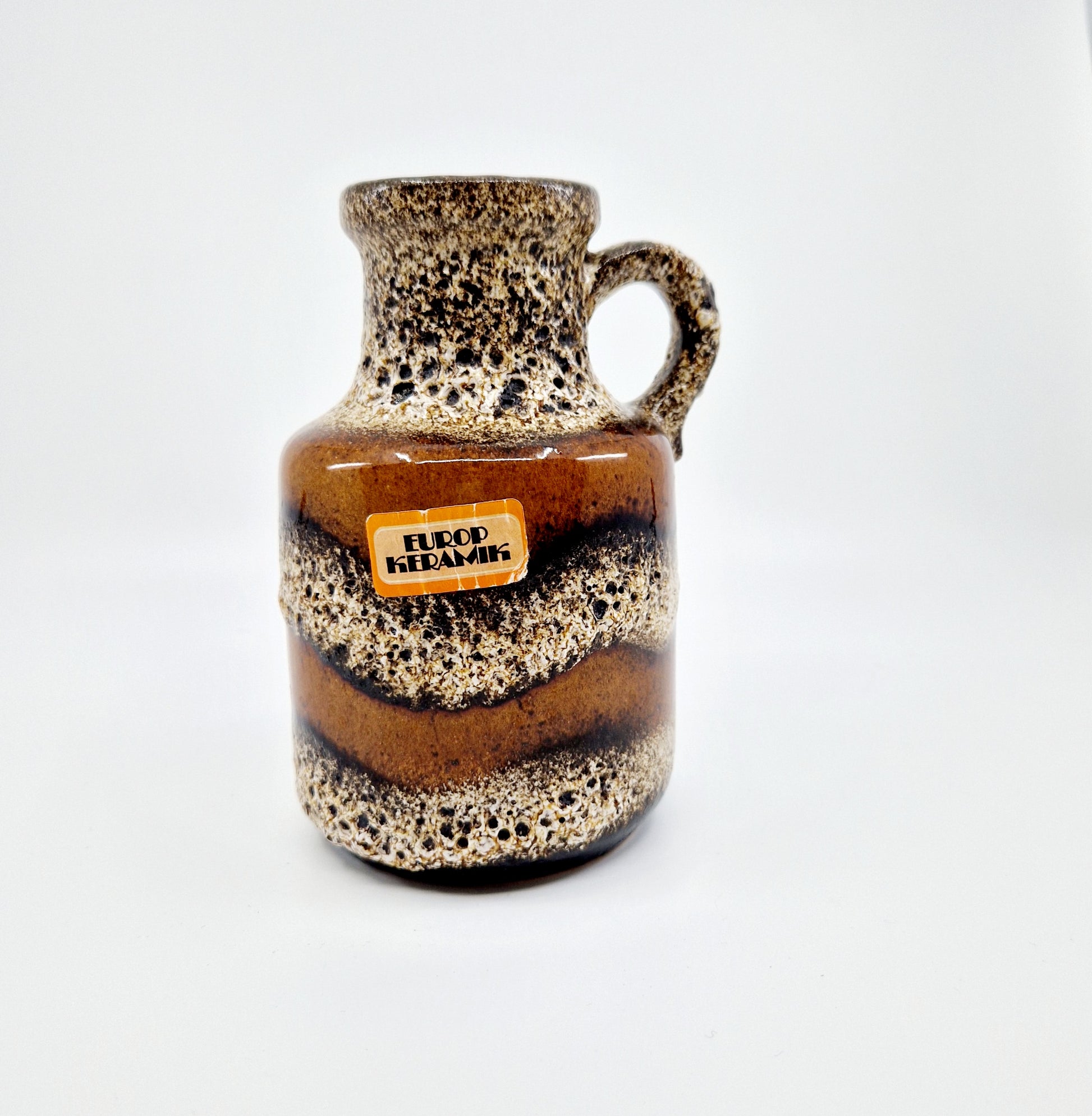 Einzigartige und nachhaltige Vintage Vase in braun von Scheurich. Unique and sustainable vintage vase in brown from Scheurich. Front.