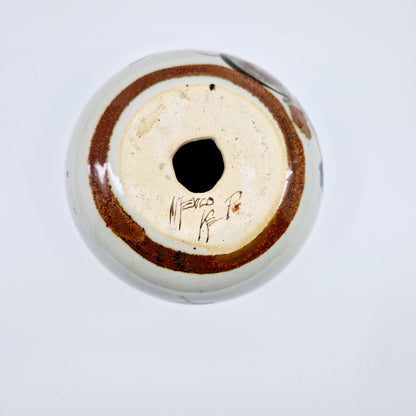 Einzigartiger und nachhaltiger Kerzenständer mit Taube. Unique and sustainable candleholder with pigeon. Below.