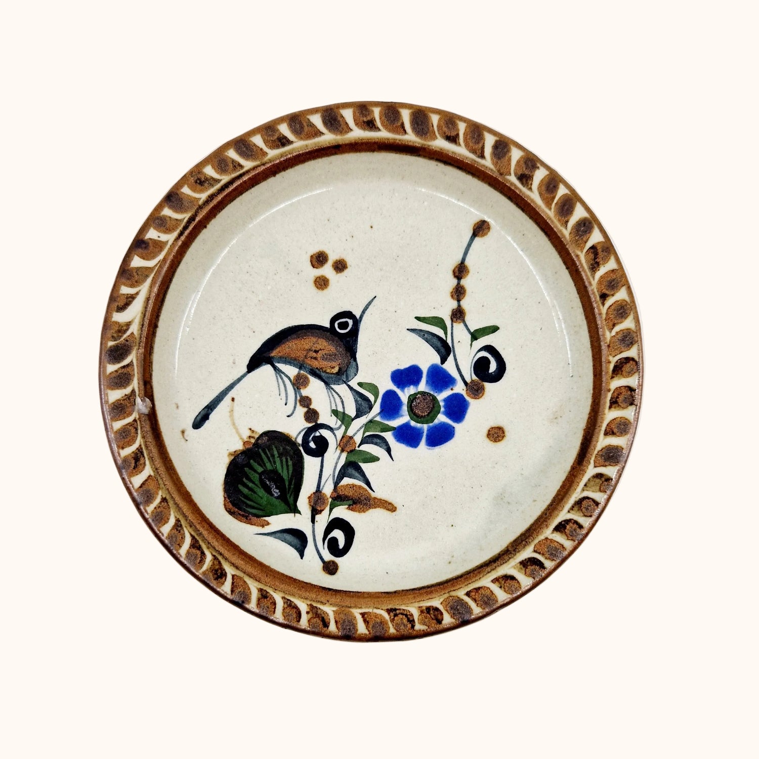 Einzigartiger und nachhaltiger Vintage Teller mit einem Vogel. Unique and sustainable vintage plate with a bird. Above.