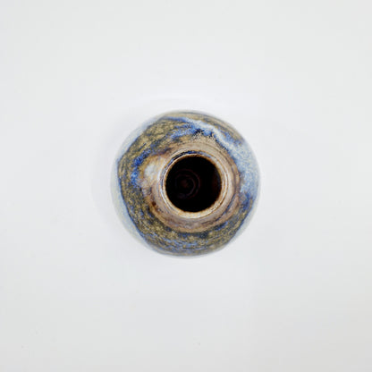 Einzigartige und nachhaltige Vintage Vase in grau-blau. Unique and sustainable vintage vase in grey and blue. Above.