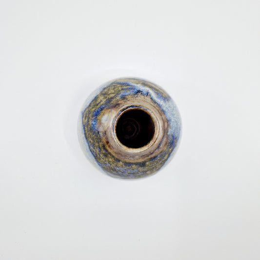 Einzigartige und nachhaltige Vintage Vase in grau-blau. Unique and sustainable vintage vase in grey and blue. Above.