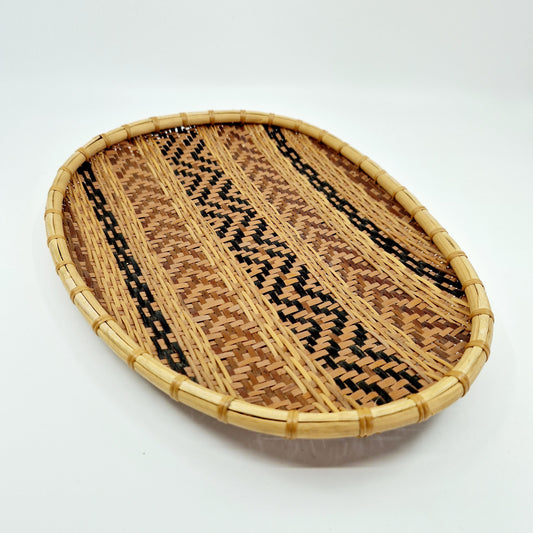Einzigartiges und nachhaltiges Vintage Tablett. Unique and sustainable vintage tray. Front.