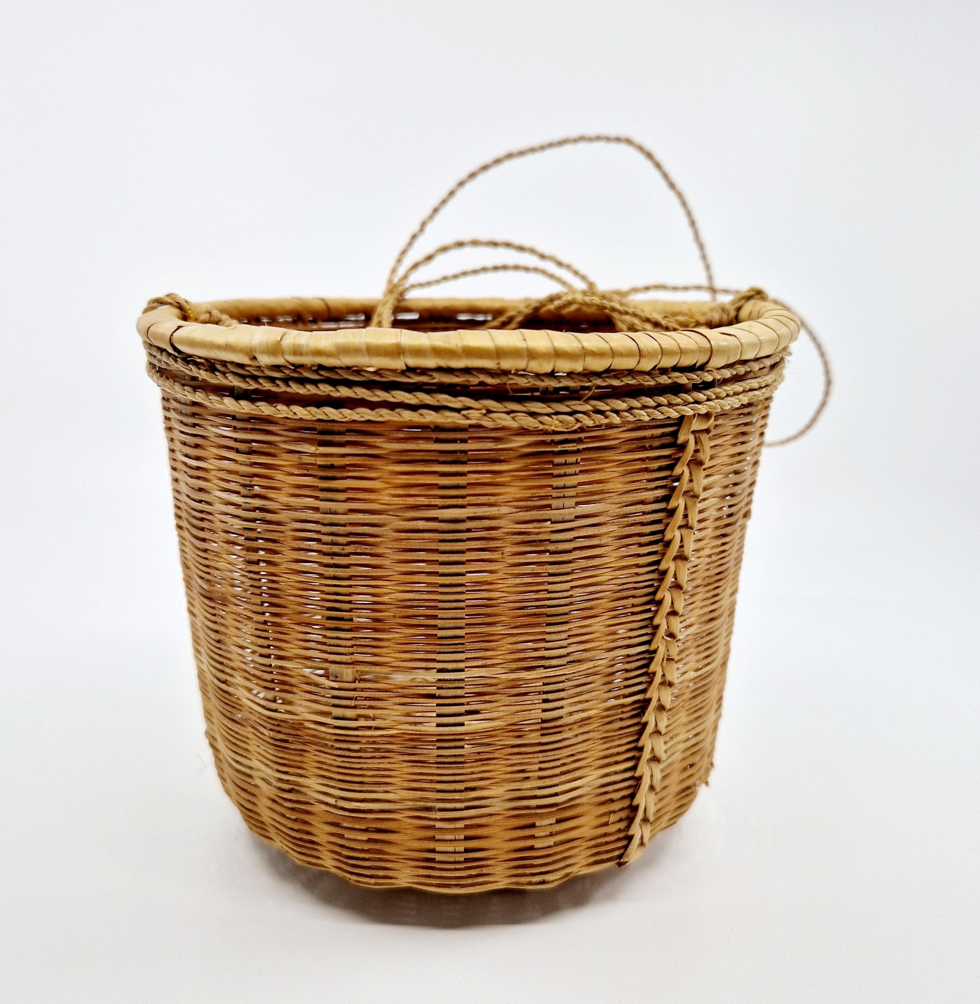 Einzigartiger und nachhaltiger Vintage Hängetopf. Unique and sustainable vintage hanger pot. Front 2.