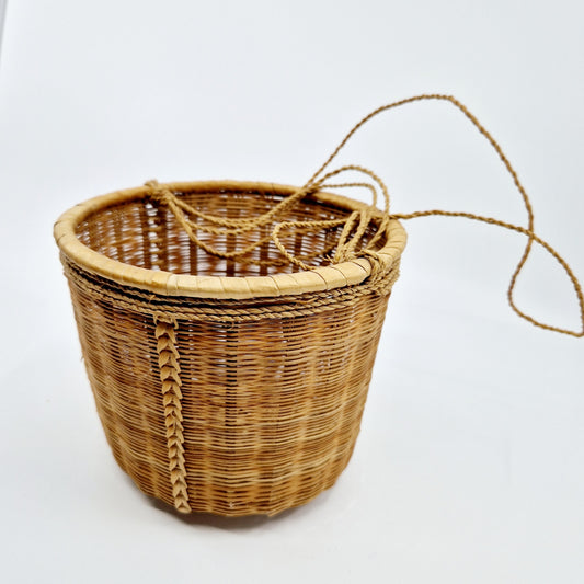 Einzigartiger und nachhaltiger Vintage Hängetopf. Unique and sustainable vintage hanger pot. Front.