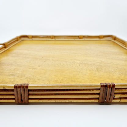 Einzigartiges und nachhaltiges Vintage Tablett aus Bambus. Unique and sustainable vintage tray, bamboo. Close-up 3.